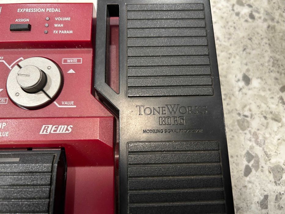 Бас китара Epiphone Toby Deluxe IV Bass (MTD Design) калъф, KORG AX5B