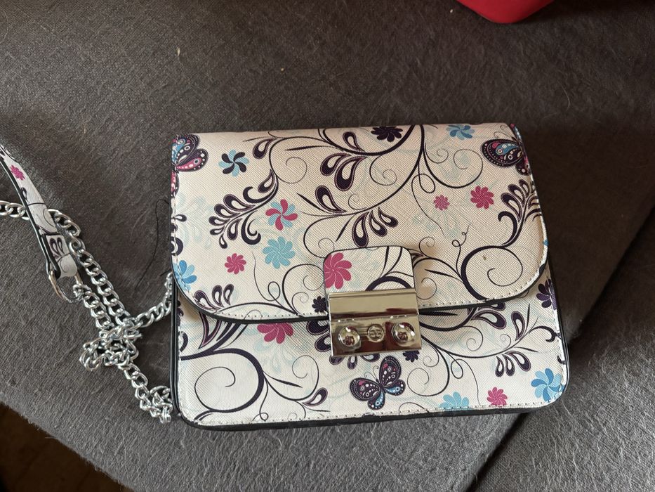 Чанти Axel, Doca, David Jones