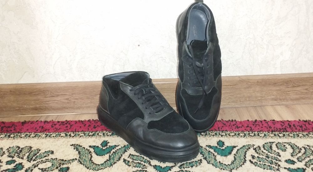 Продаю зимнюю обувь