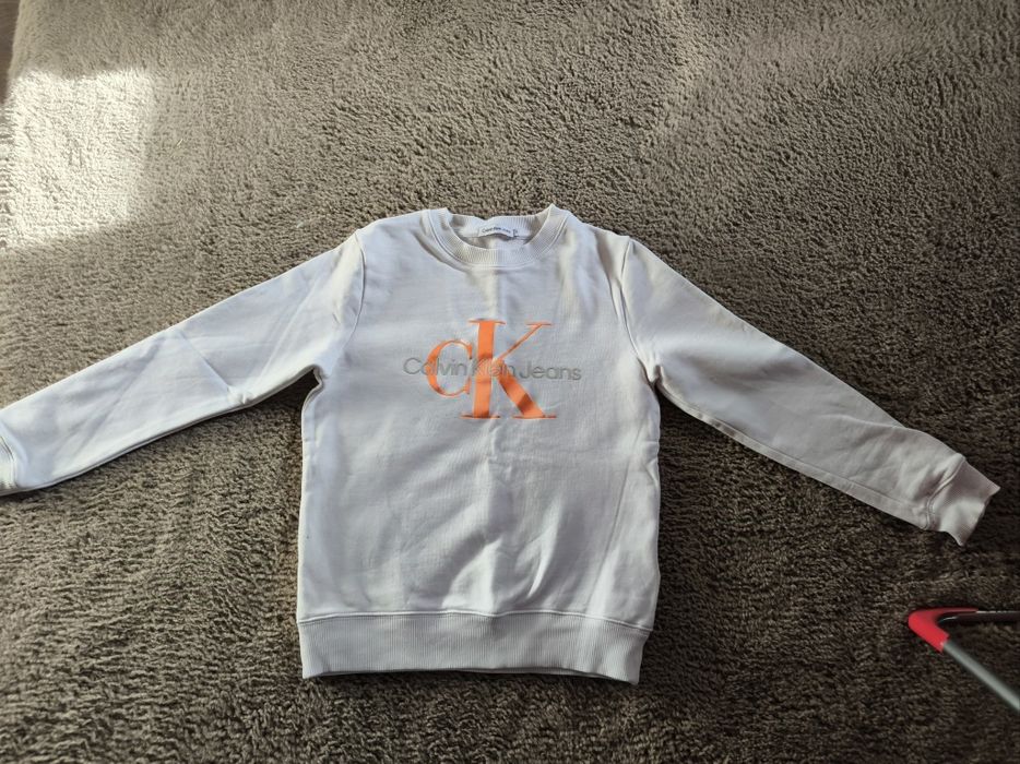 Оригинална блузка на Calvin Klein за госпожица