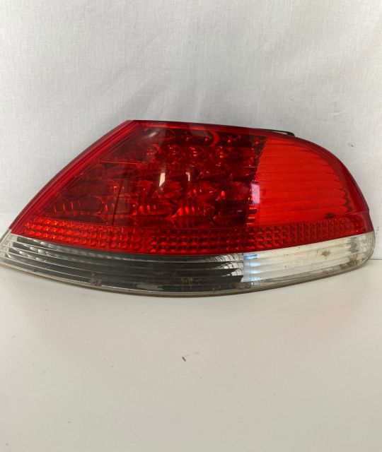 Far dreapta spate 2VA00841301 BMW Seria 7 E65/E66