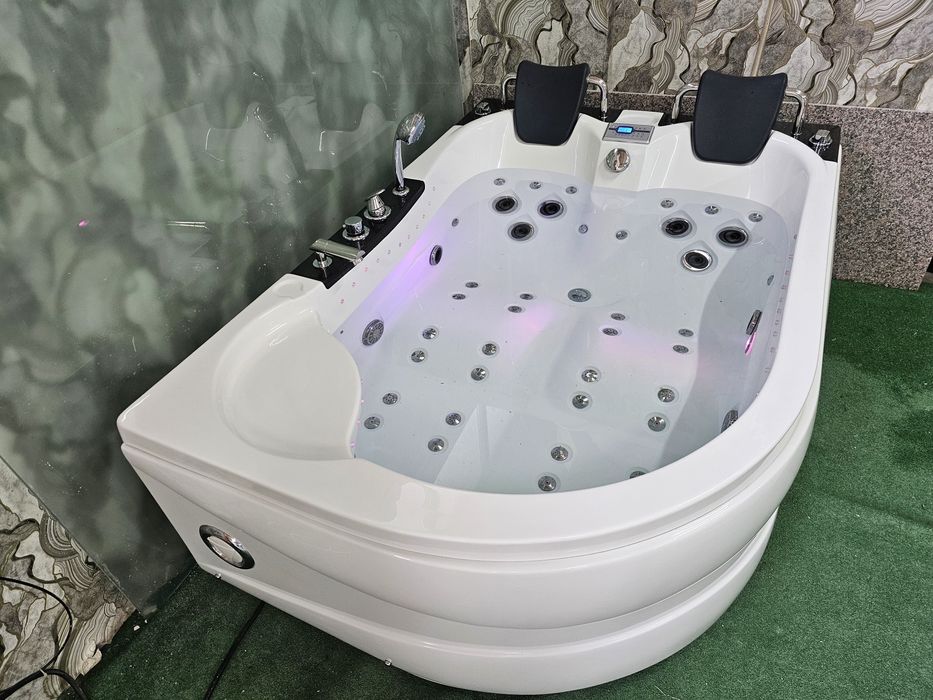 Джакузи за двама Хидромасажна Вана с Подгрев  1.80х1.20