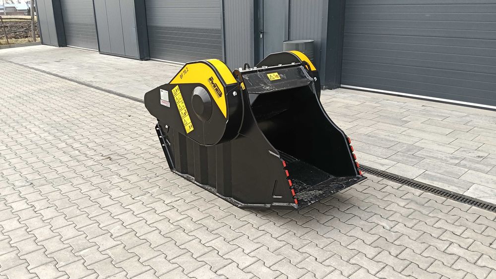 Cupa de concasare MB BF70.2 S4 de la MB Crusher,pt excavator 16-25 ton