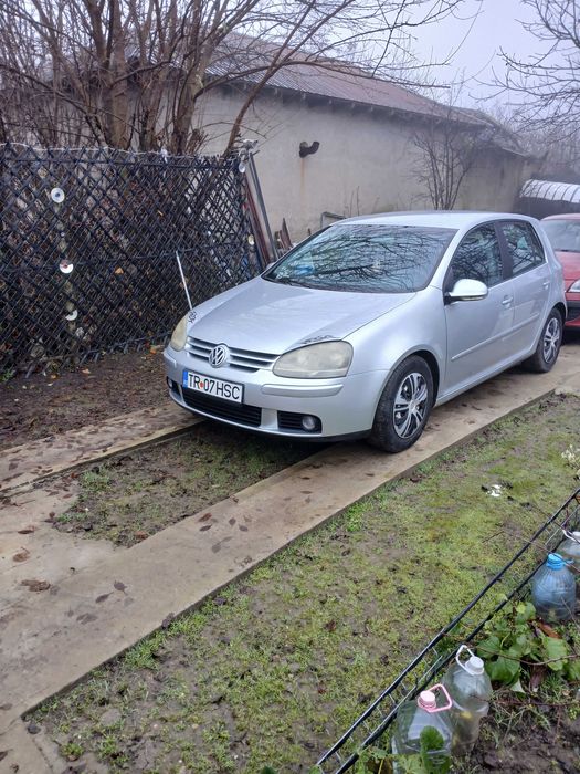De vanzare vw golf 5 an 2004