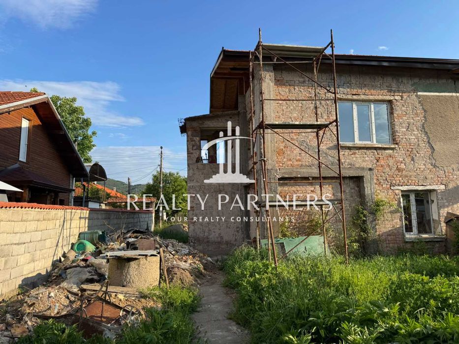 Продава Къща - гр. Батановци, обл. Перник