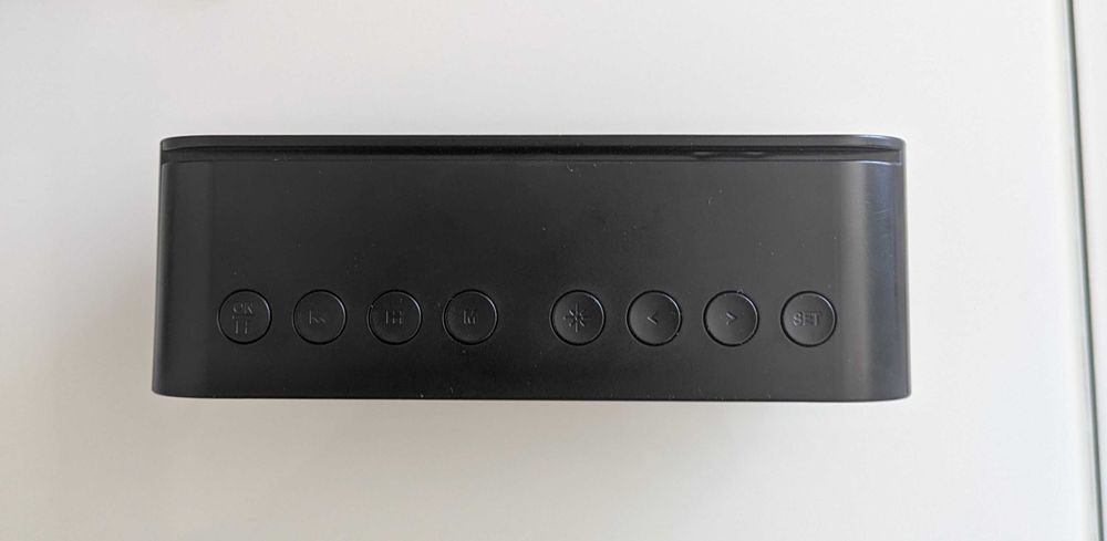 Ceas cu 2 alarme,radio FM,bluetooth,micro SD,aux cu acumulator 1200mAh