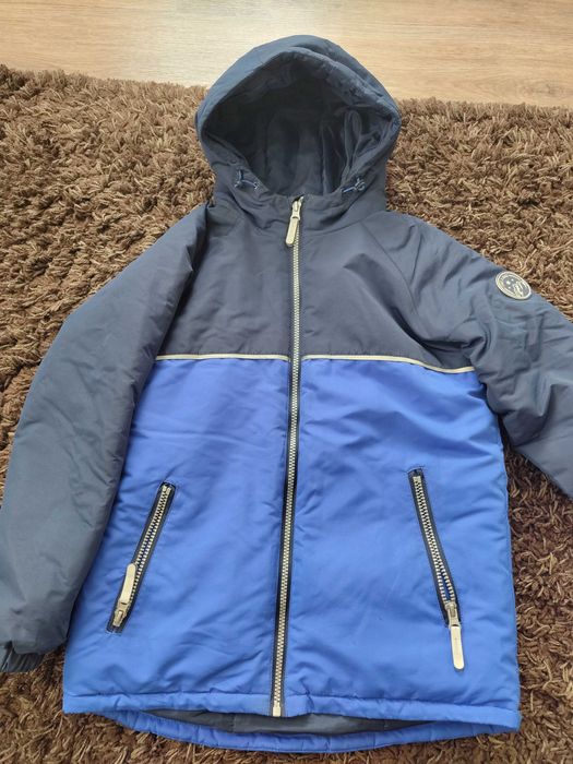 Продам куртку на мальчика