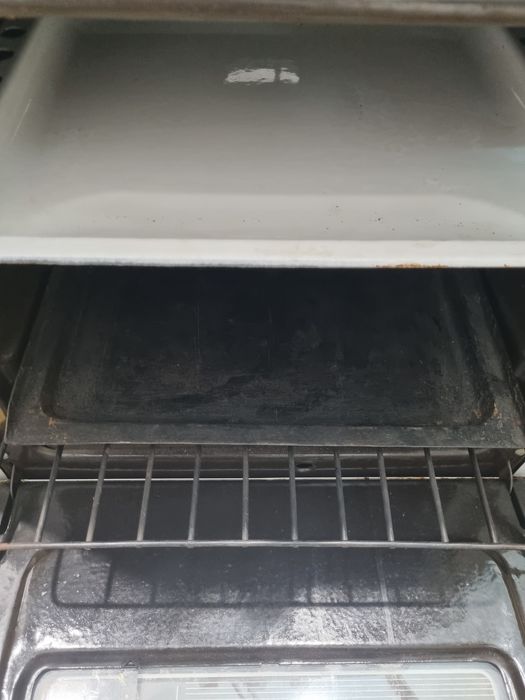 Продам газовую плиту