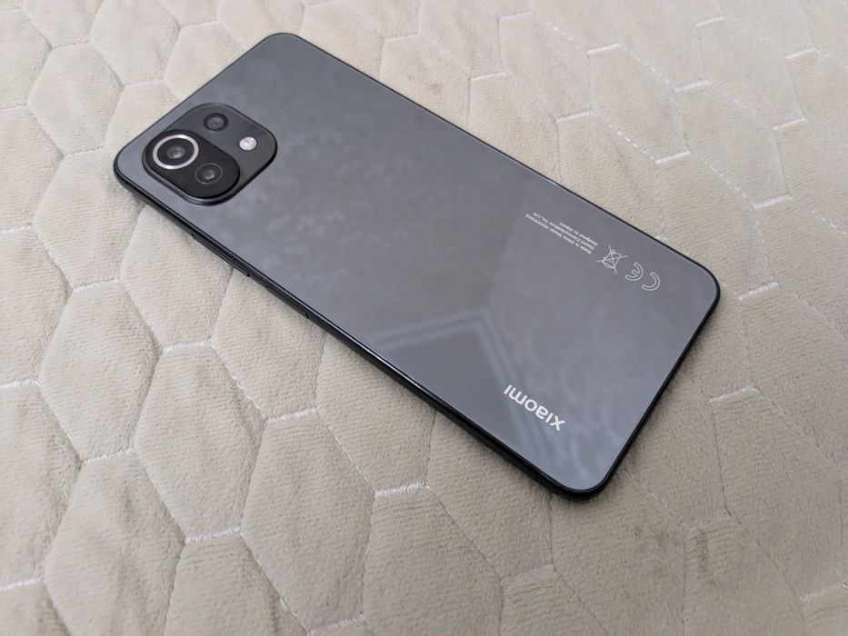 Телефон Xiaomi mi 11 lite