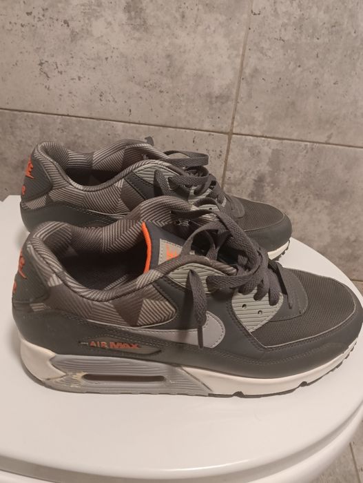 Adidași Originali Nike Air Max mărimea 44 in stare foarte bună.