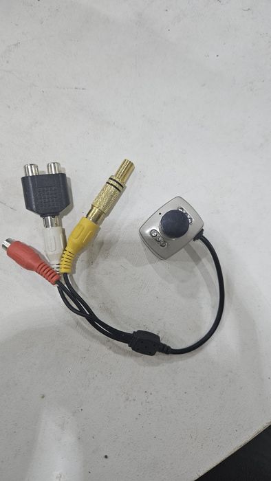 Продаётся мини-камера XB-2001B и камера видеонаблюдения Defender