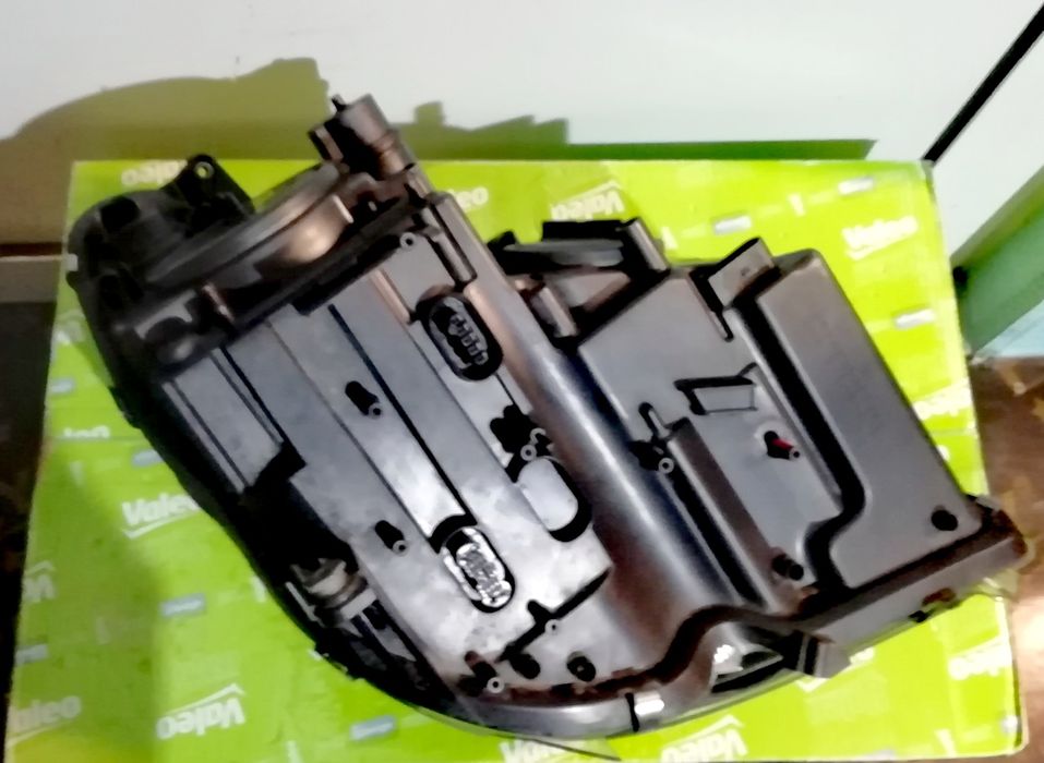 Фар Фарове Mercedes CLS W219 Hella Bi-xenon AFS / Мерцедес ЦЛС HELLA.