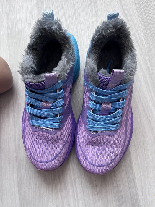 Кроссовки теплые 34 размер