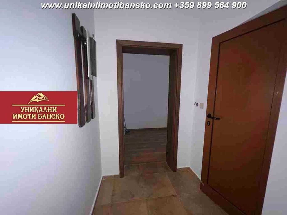 Тристаен апартамент  в обикновена жилищна сграда