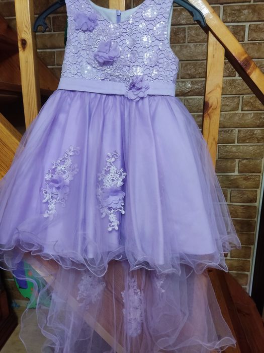 Продам платье на девочку