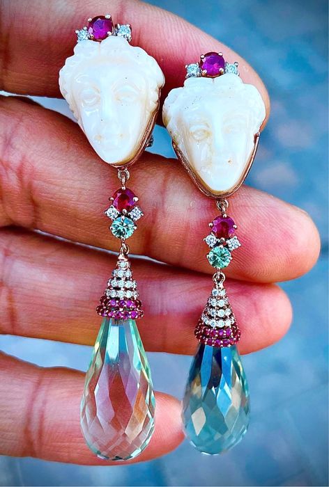 Cercei aur 18k cu diamante si camee.