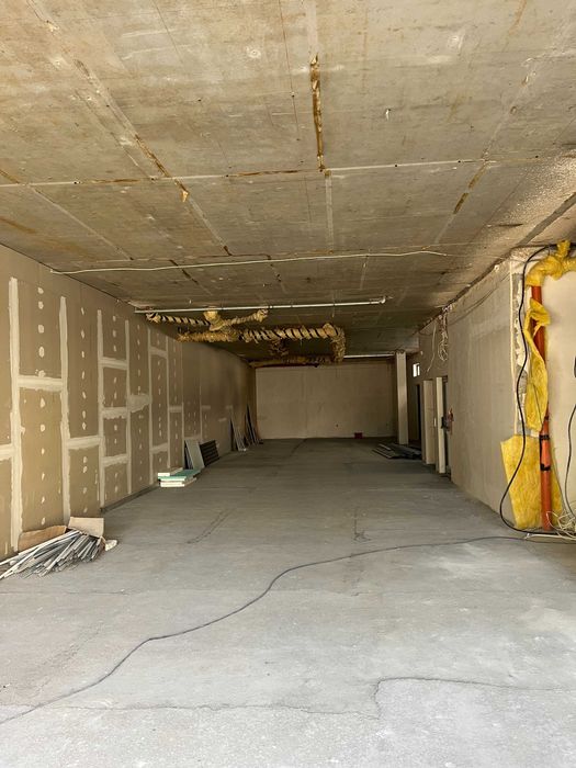 Дава се под наем Магазин в Казанлък - 135 кв.м за 1346.4 € - Снимка #2