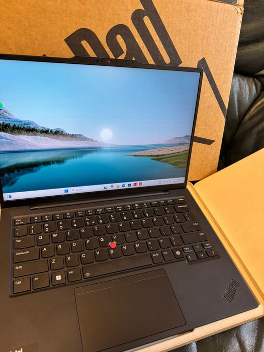 Laptop ultra slim Lenovo X1 Carbon Gen12 Intel Ultra7 32GB, 1TB,ca nou