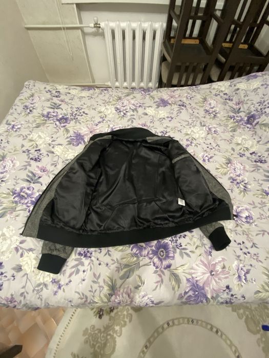 Продаются бомбер и пальто