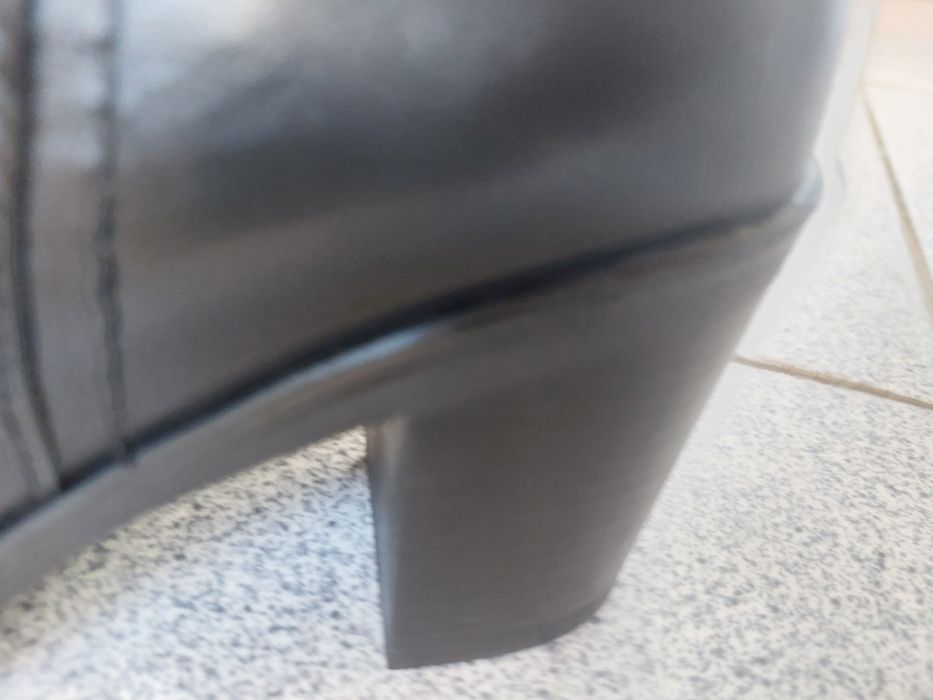 Дамски ботуши,естествена кожа,номер 36,обувани няколко пъти,без забеле