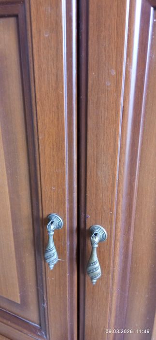 Сервант витрина с подсветкой