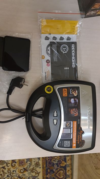 Продам Мультипекарь Redmond M605 новый