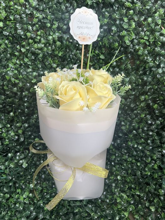 Букет от глицеринови сапунени рози