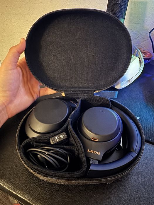 Продам Sony WH-1000XM4