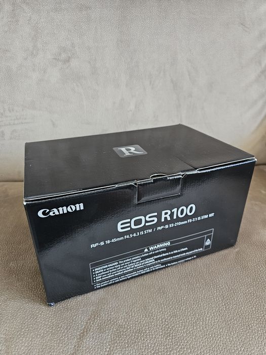 Canon EOS R100 Aparat Foto Mirrorless Kit cu Obiective 18-45mm si 75-300mm nou sigilat