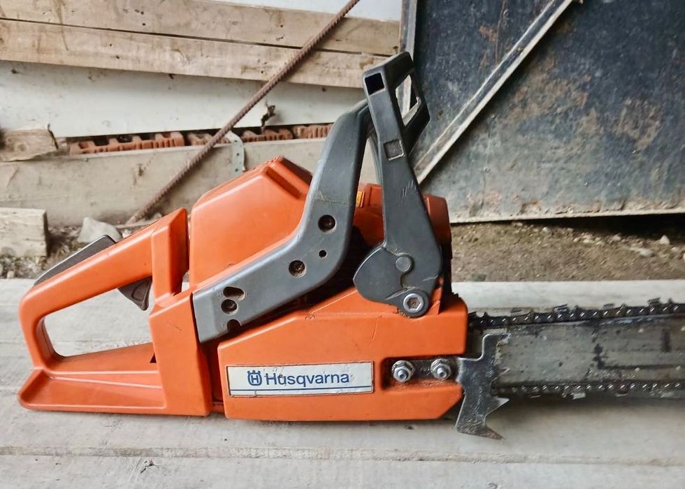 Huskvarna 40 - Бензинова резачка за дърва