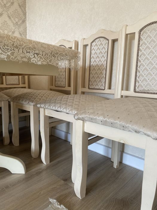 Гостинный стол