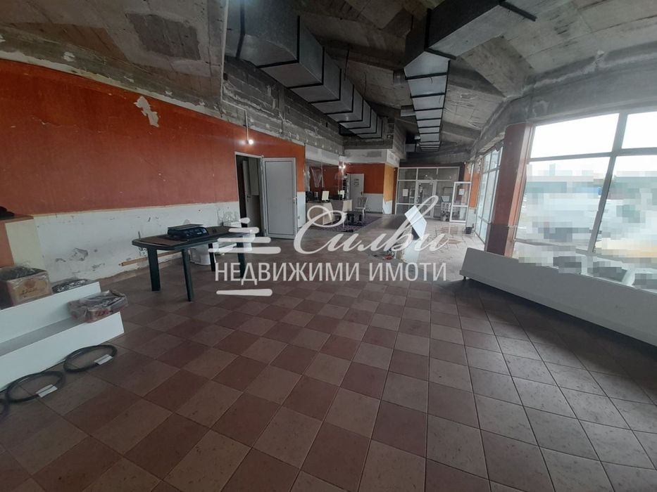 Дава се под наем Заведение в Шумен, 5-ти полк - 300 кв.м за 918 € - Снимка #1