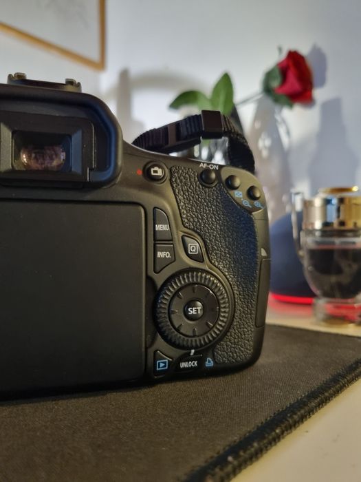 Фотоапарат Canon EOS 60D