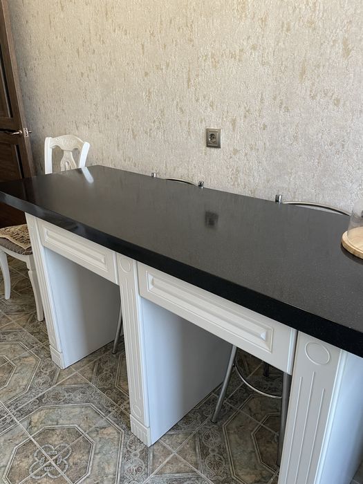 Продам кухонный стол