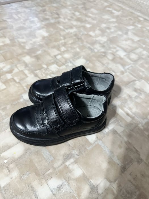 Продам туфли детские