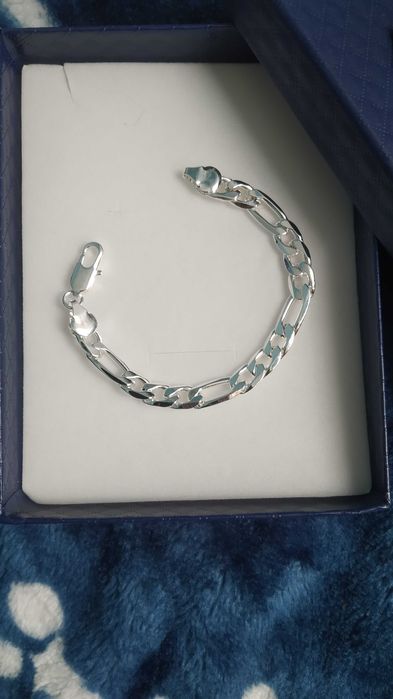 Нова, сребърна гривна. Различни модели. Цена 25/75 лв.В кутия.