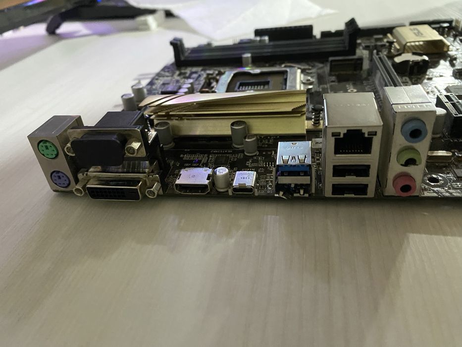 Placa de baza H170M-PLUS