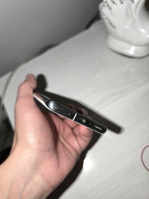 Xiaomi 11 ultra 5g srochna sotiladi