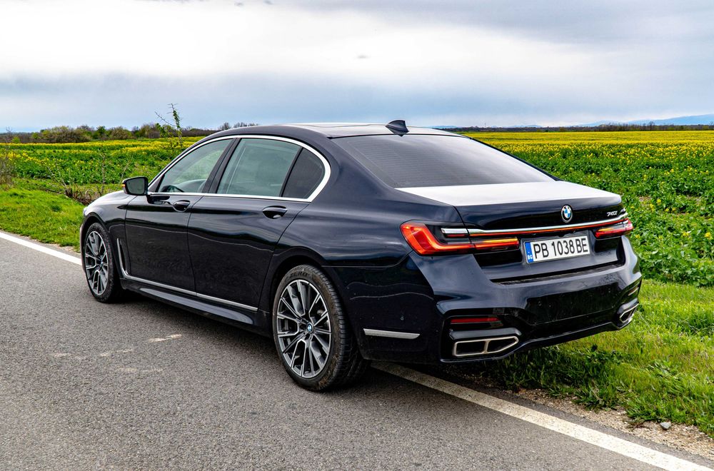 Продавам BMW G12 740I