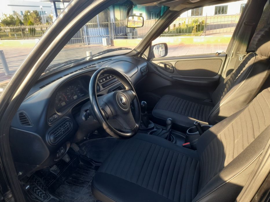 Niva chevralet sotiladi