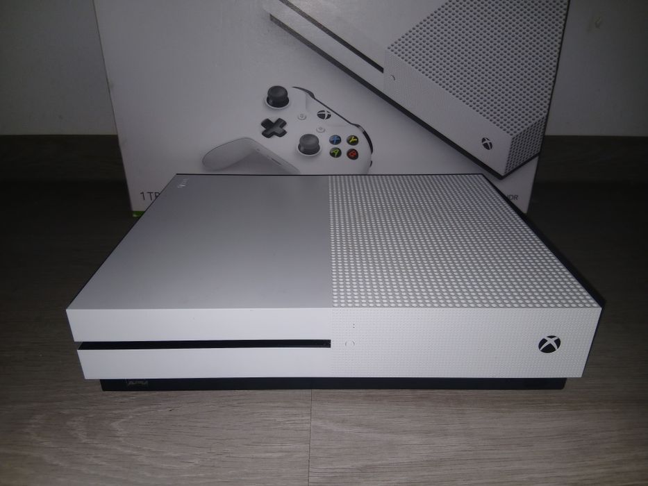 Consolă Microsoft Xbox One S 1 TB Full Box