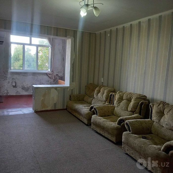 Продается Своя 1-комн. в кирпичном доме с мебелью и техникой.