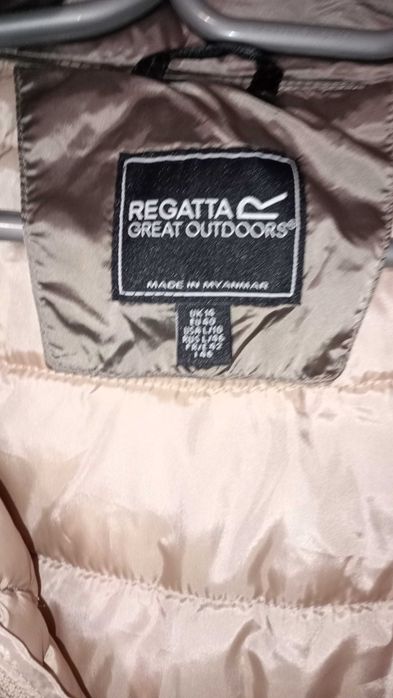 Дамско яке с качулка