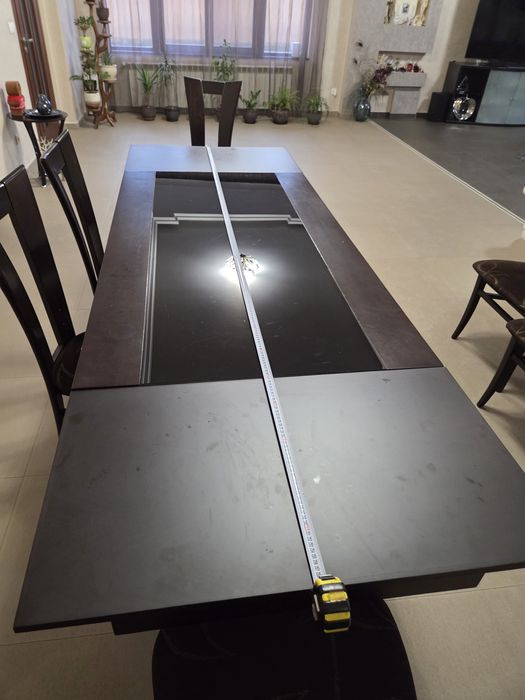 Трапезнаа разтегателна маса с 6 стола к-т