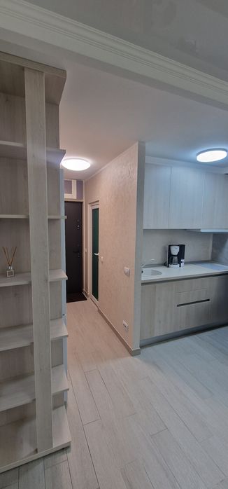 Proprietar închiriez apartament o camera decomandat  lux