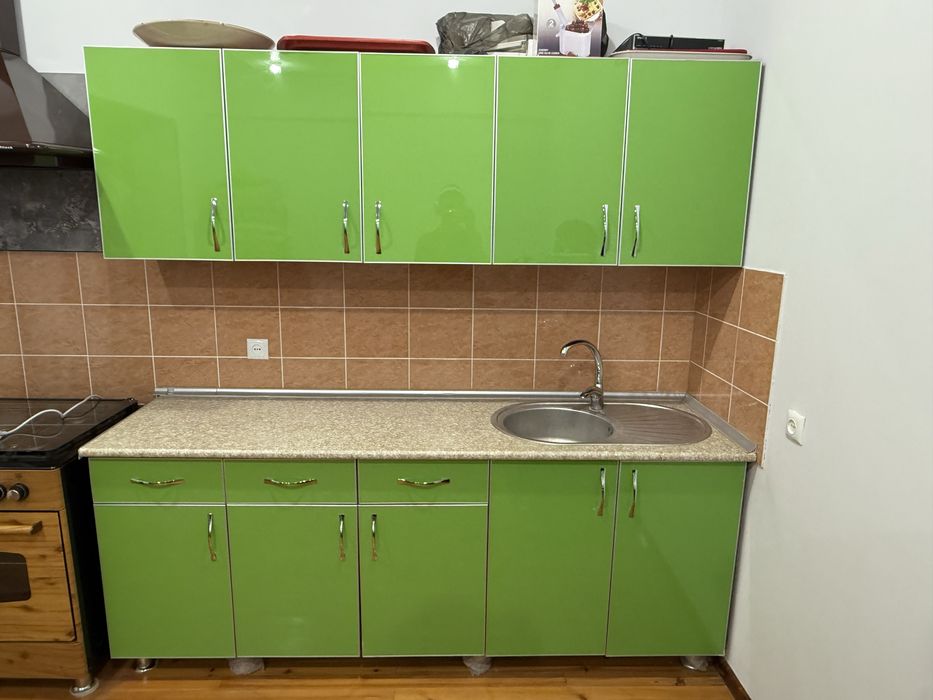 Продаётся куханый уголок, куханный шкаф и шкаф для одежды