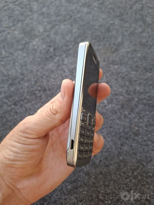 Nokia E52 sotladi rodnoy