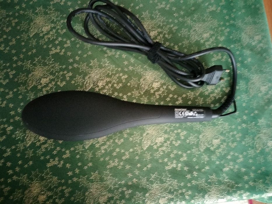 Perie electrica de îndreptat părul