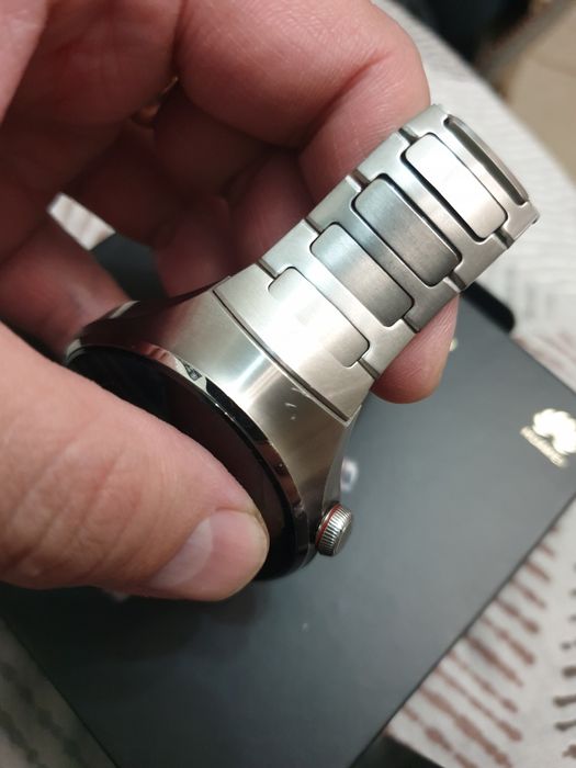 Часы наручные почти новые