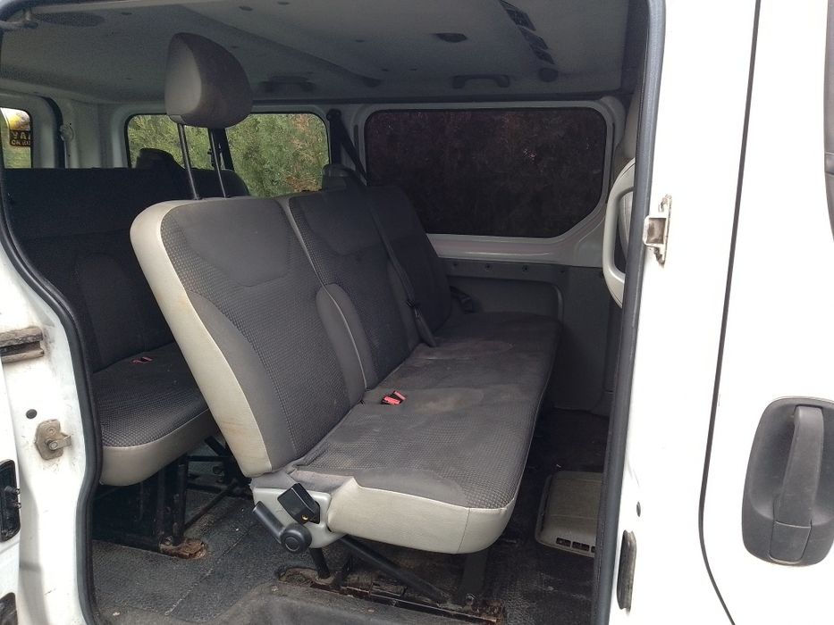 Vând urgent microbuz 8+1